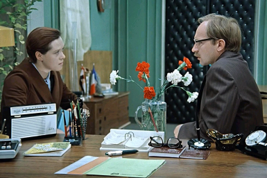 &quotКушать подано!&quot: угадайте 5 фильмов СССР по 1 яркой цитате Кадр из фильма &quotСлужебный роман&quot (12+)