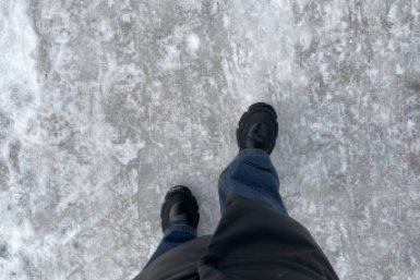 3 мазка на подошву - и сапоги не скользят даже в лютый гололед: по тротуару хожу как по траве ИА KrasnodarMedia