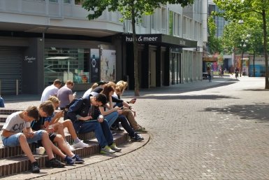 Дети проводят очень много времени в Интернете pxhere.com