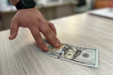 Сколько будут стоить доллар и евро в начале апреля Александр Шепырев, ИА UssurMedia