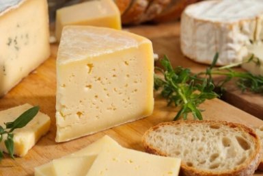 Холодильник не для всех: как хранить сыр - никакой плесени, не дубеет