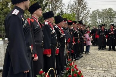 Казаки и горожане пришли на Корниловские поминовения в Краснодаре Администрация Краснодара