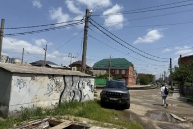 Депутат Гусев помог убрать опасные гаражи рядом с многодетными семьями в Краснодаре t.me/gusev_tg