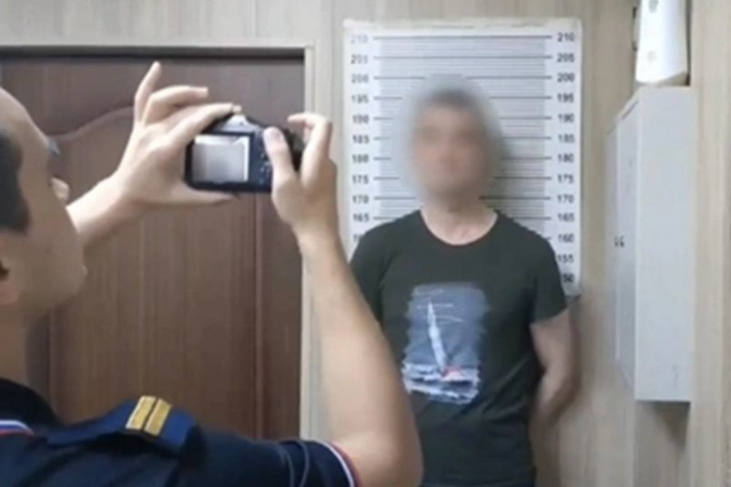 В Сочи задержали приезжего дебошира разгромившего более десятка машин на парковке - SochiMedia, 07.05.2025