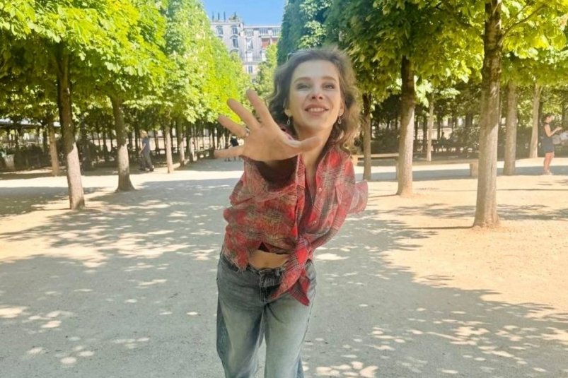 Актриса Лиза Арзамасова показала морской закат в Сочи - SochiMedia, 06.11.2025