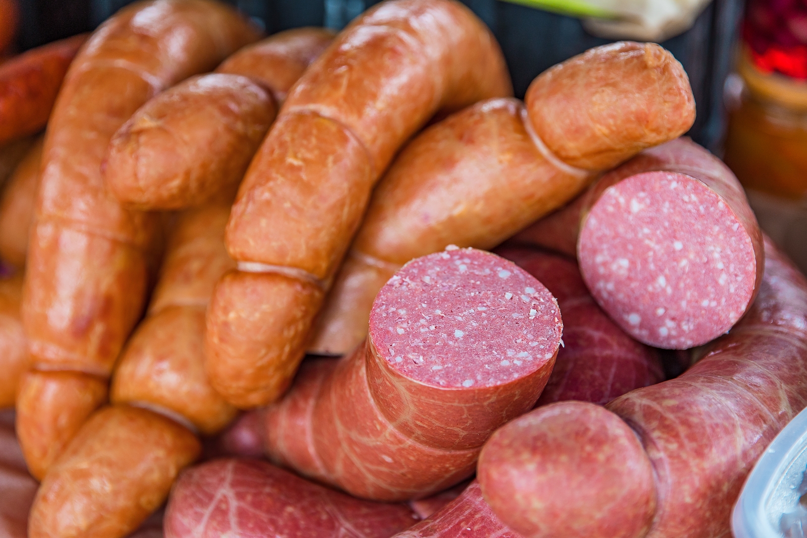 По предварительной версии, всему виной стал съеденный продукт Илья Аверьянов, ИА PrimaMedia